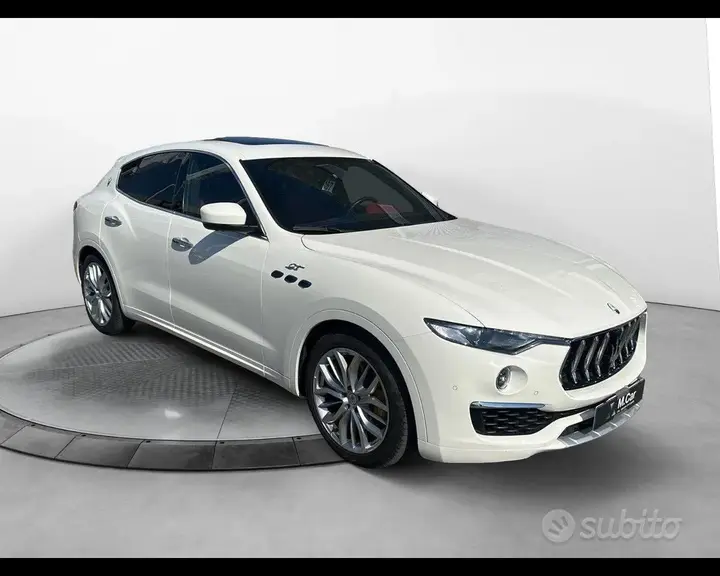 Maserati Levante 2023 photo 4