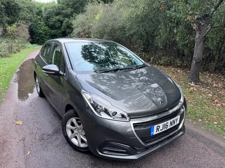 Peugeot 208