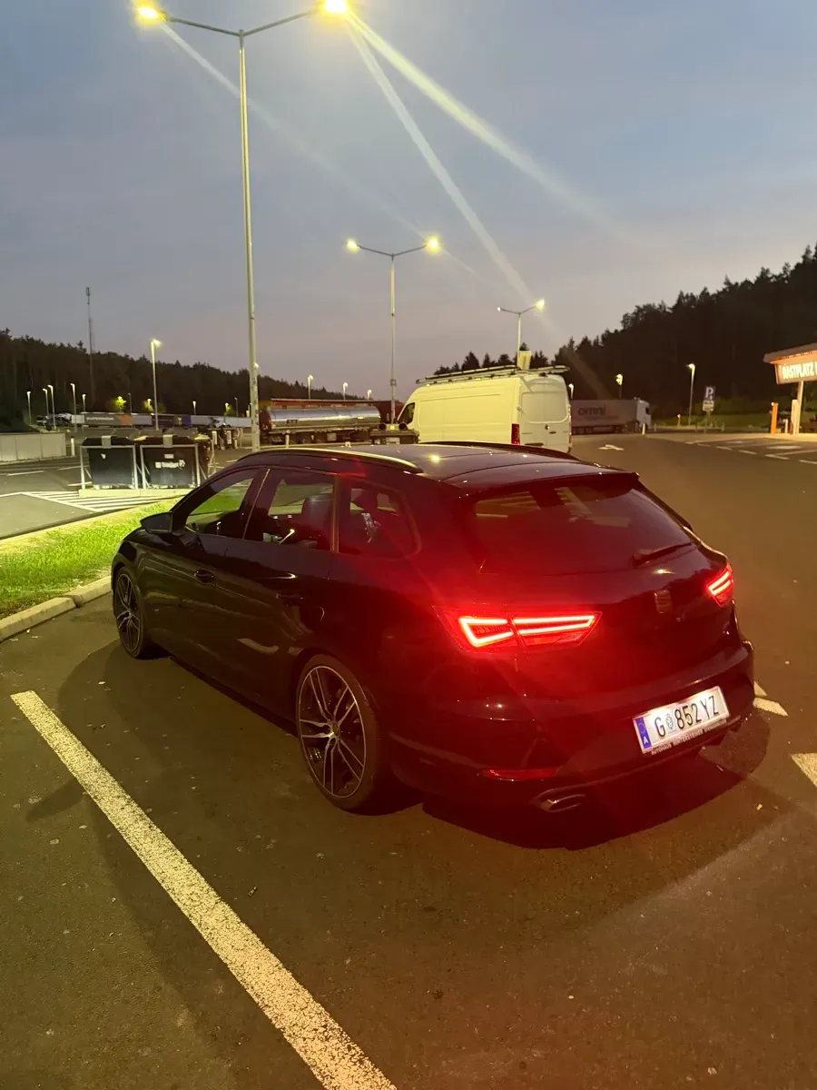 Seat Leon 2018 photo 2