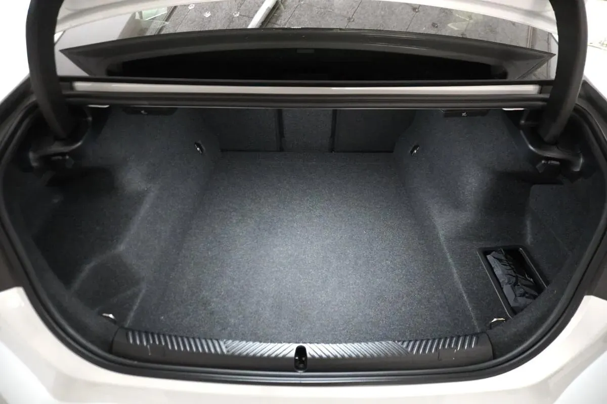 BMW 5 Series 2026 photo 2