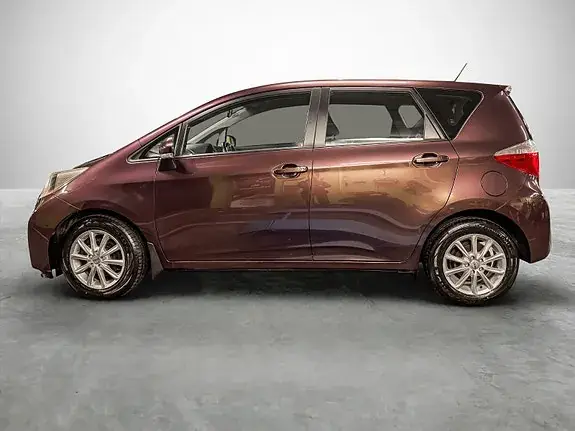 Toyota Verso-S 2011 photo 2