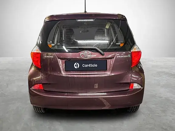 Toyota Verso-S 2011 photo 4