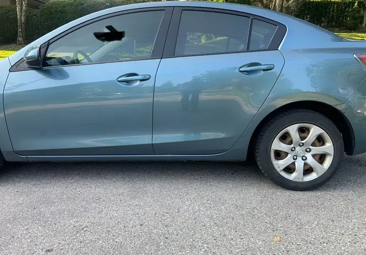 Mazda 3 2010 photo 2
