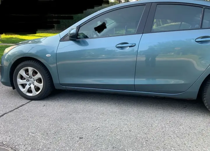 Mazda 3 2010 photo 3