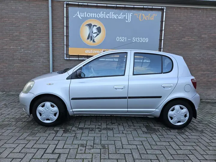 Toyota Yaris 2002 photo 4