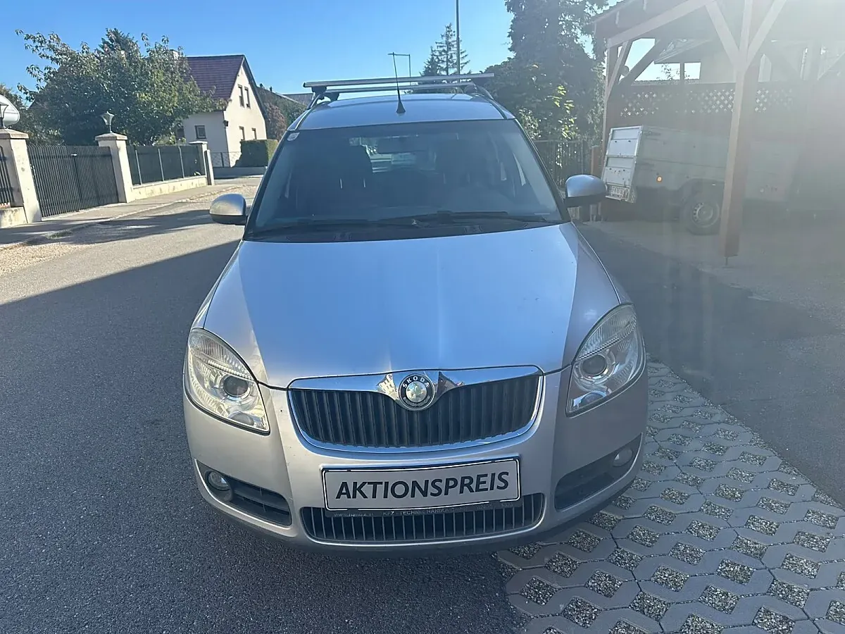 Skoda Roomster 2009 photo 2