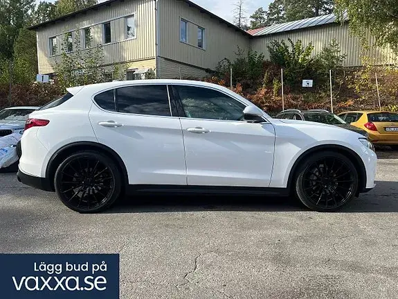 Alfa Romeo Stelvio 2017 photo 4