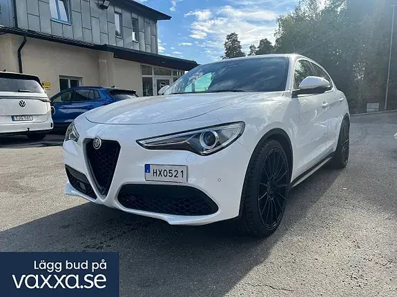 Alfa Romeo Stelvio 2017 photo 2