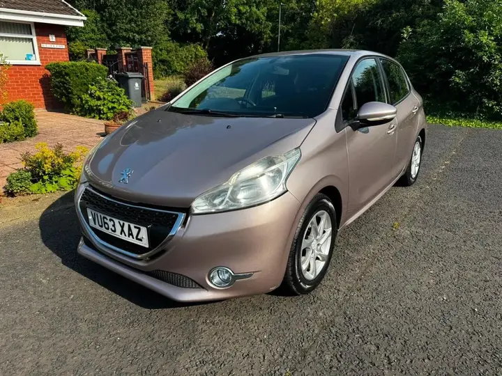 Peugeot 208