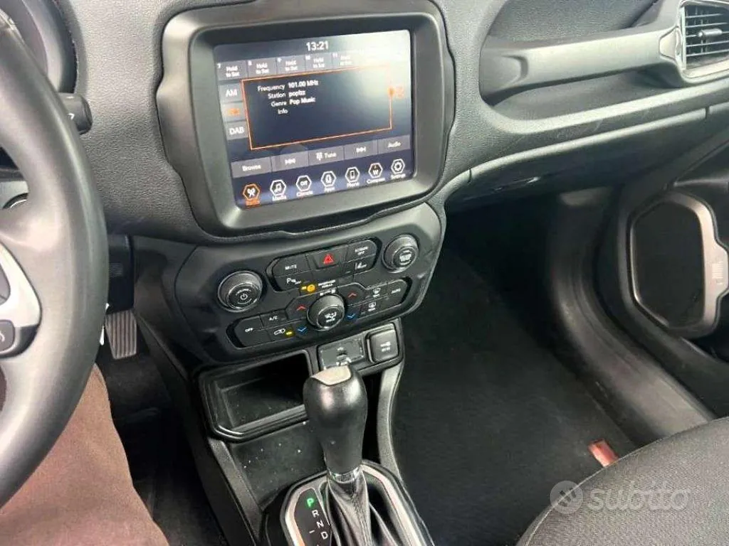 Jeep Renegade 2023 photo 4