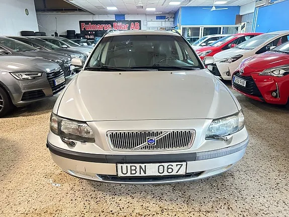 Volvo V70 2004 photo 2