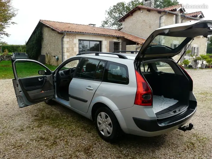 Renault Megane 2004 photo 2
