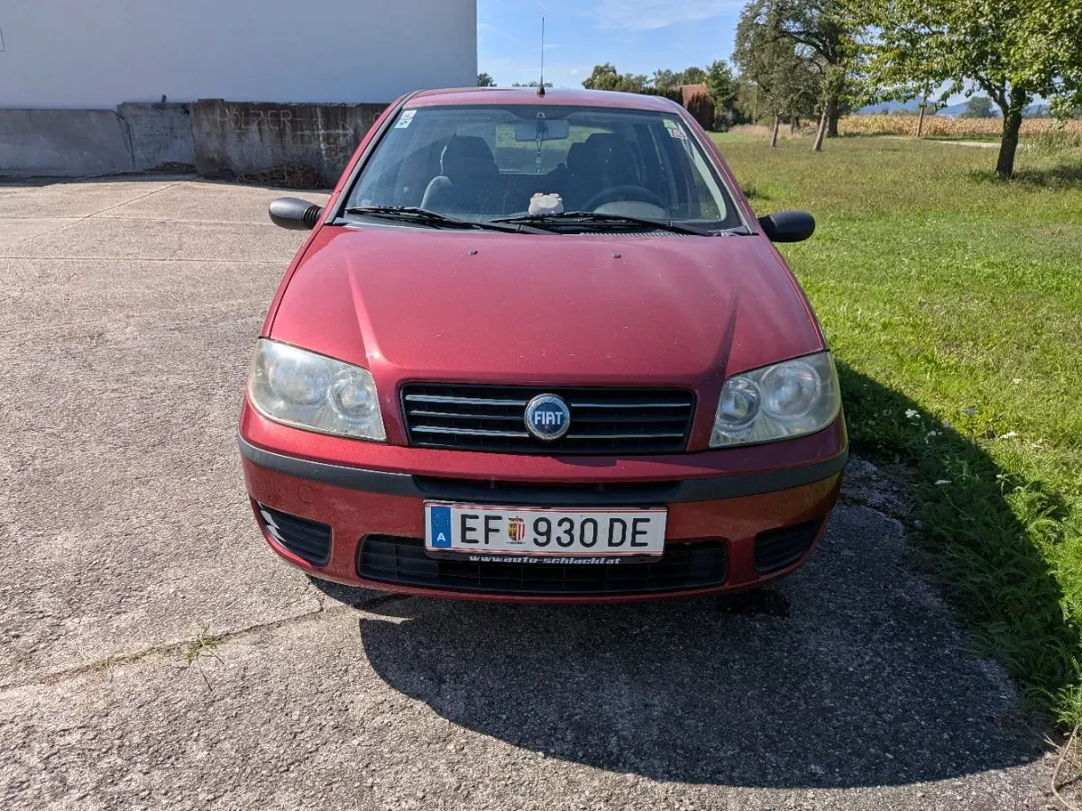 Fiat Punto 2004 photo 2