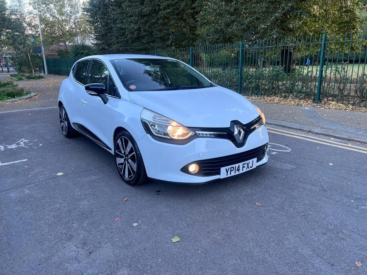 Renault Clio 2014 photo 2