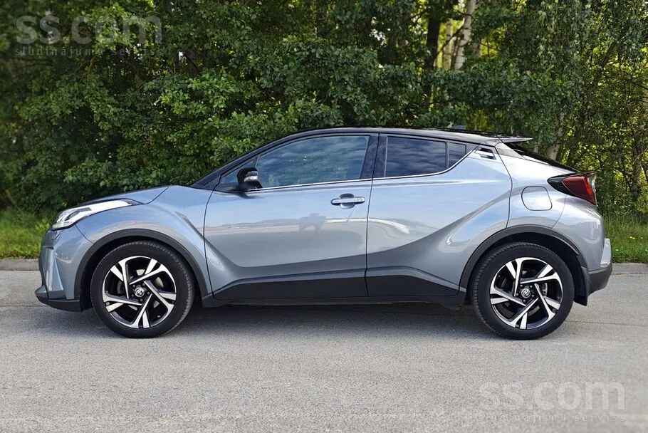 Toyota C-Hr 2022 photo 2