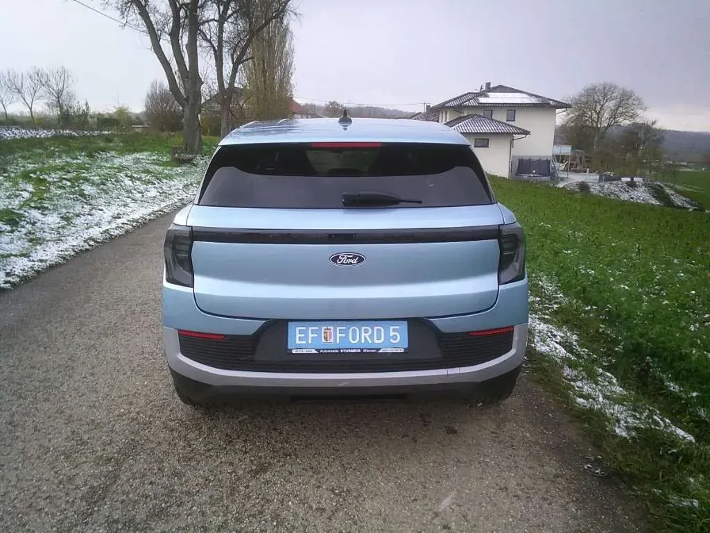 Ford Explorer 2026 photo 3