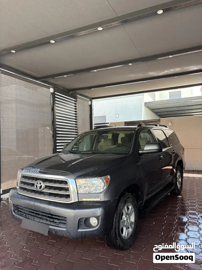Toyota Sequoia 2012 photo 4