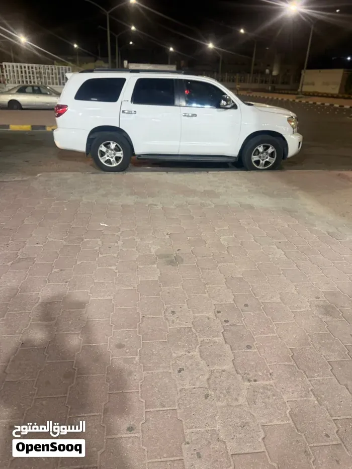 Toyota Sequoia 2012 photo 5
