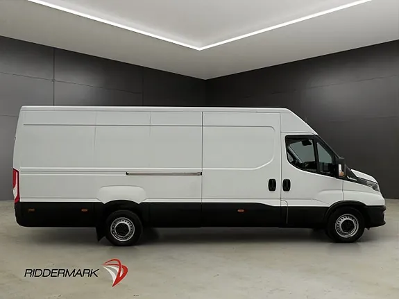 Iveco Daily 2023 photo 2