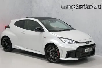 Toyota Yaris 2025 photo 2