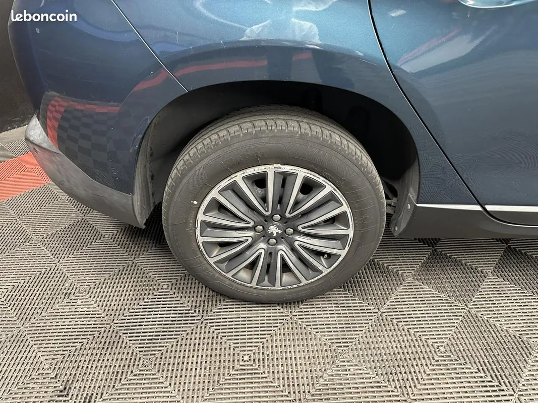 Peugeot 2008 2019 photo 3
