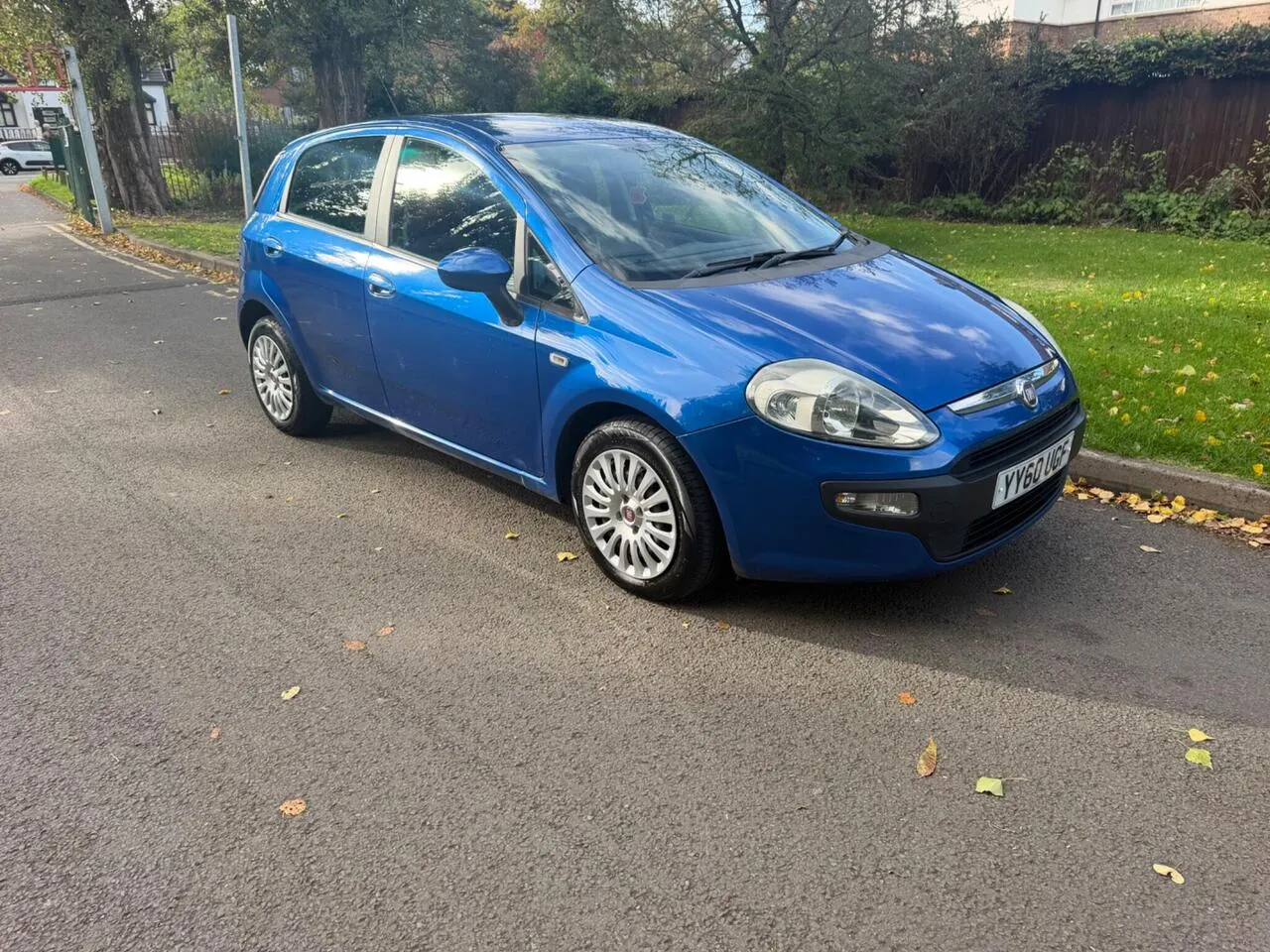 Fiat Punto 2011 photo 2