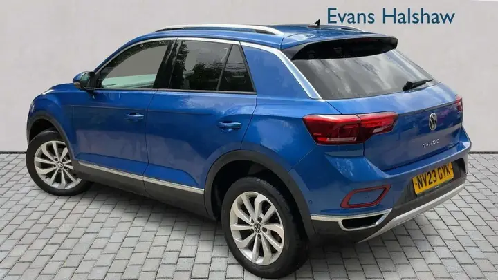 Volkswagen T-Roc 2023 photo 2