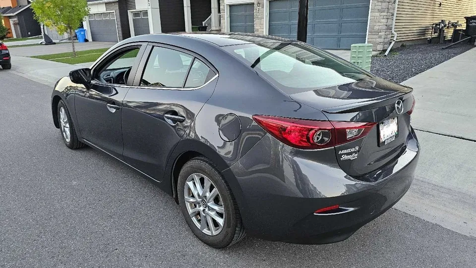 Mazda 3 2015 photo 2