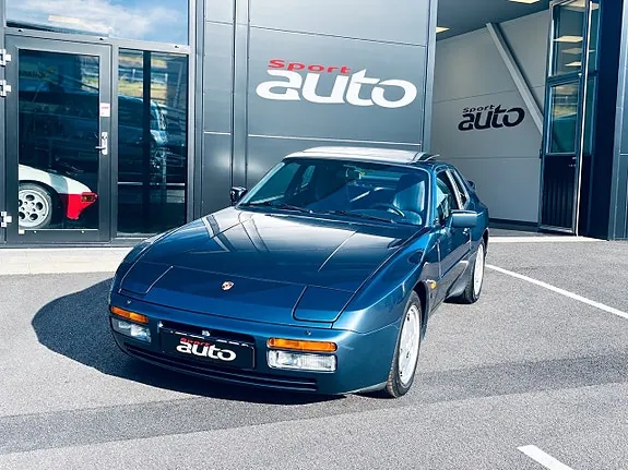 Porsche 944