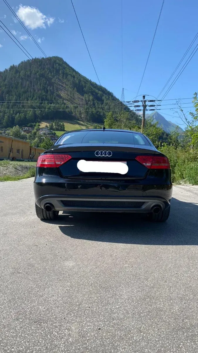 Audi A5 2011 photo 2