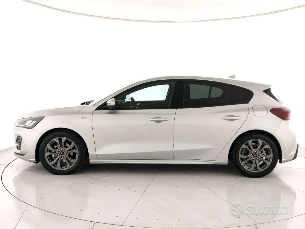 Ford Focus 2025 photo 2