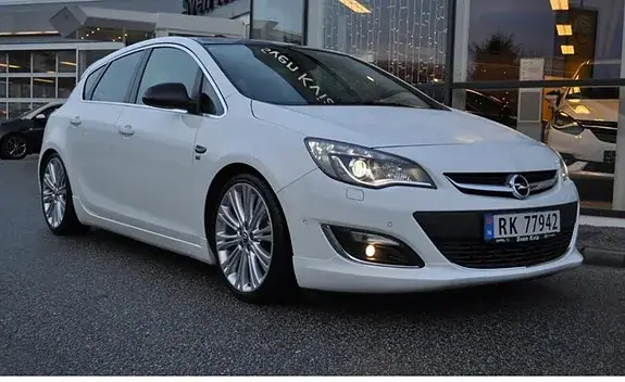 Opel Astra 2014 photo 3