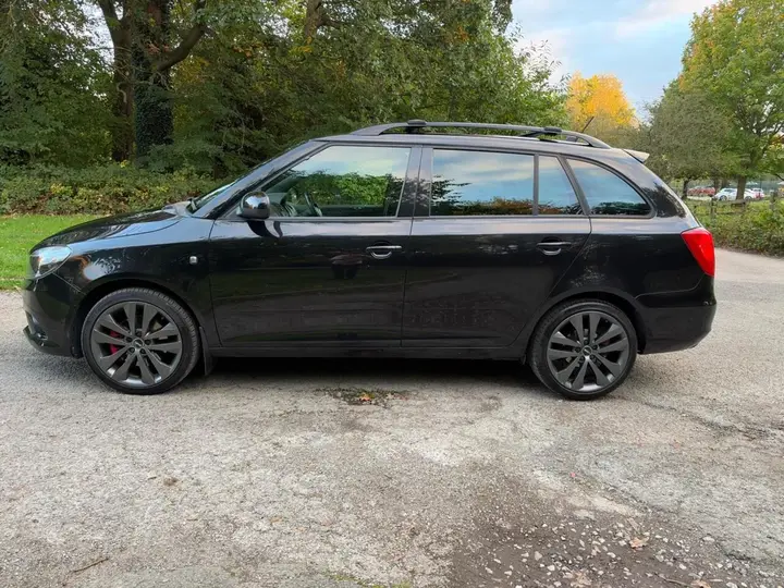 Skoda Fabia 2013 photo 4