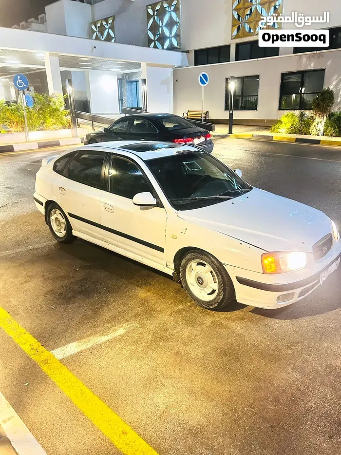 Hyundai Avante 2003 photo 2