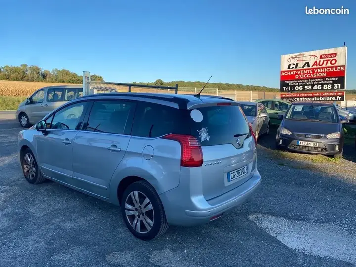 Peugeot 5008 2012 photo 3
