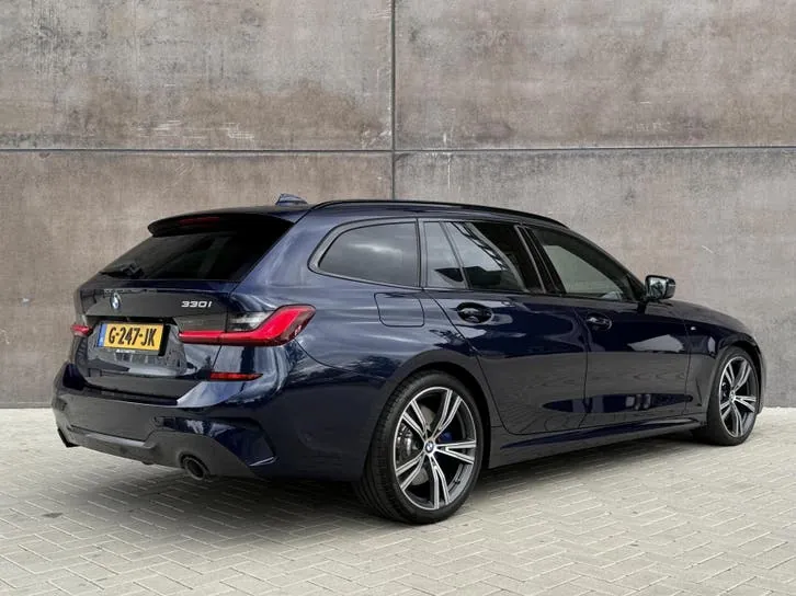 BMW 3 Series 2019 photo 3