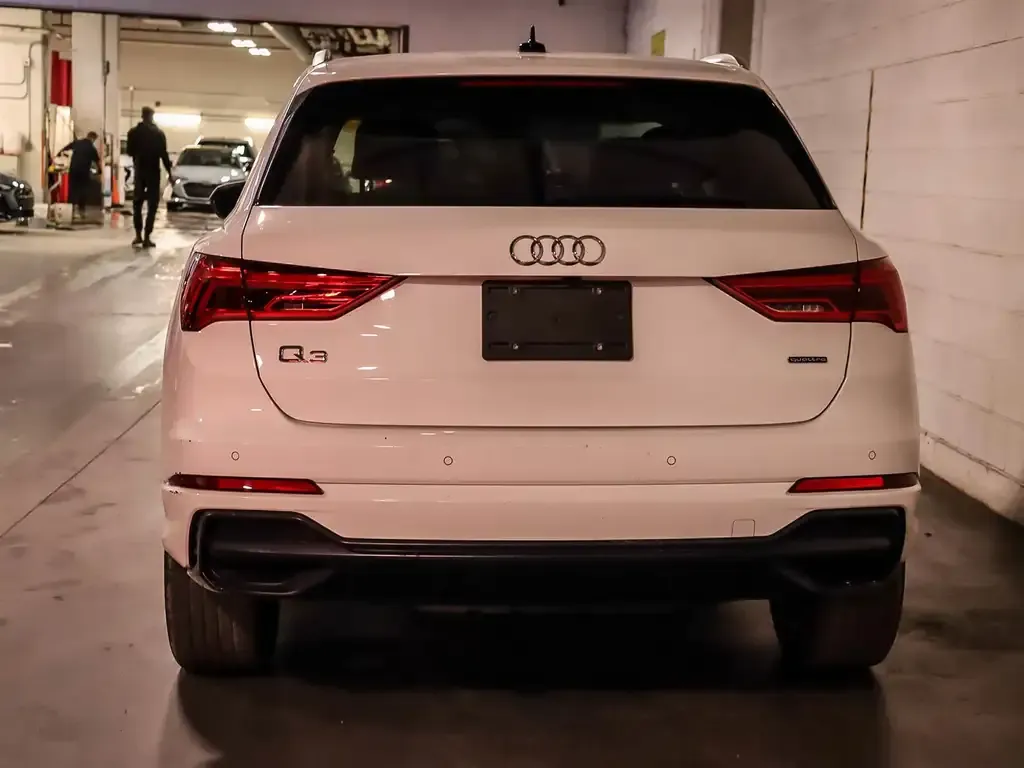 Audi Q3 2021 photo 3