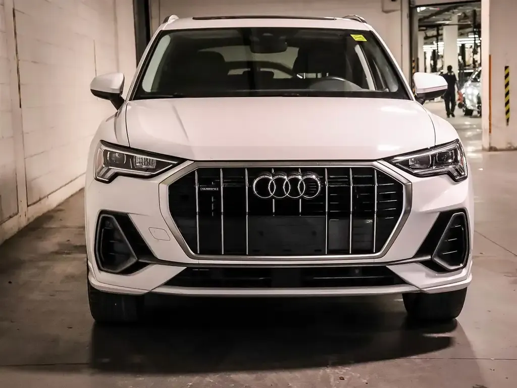 Audi Q3 2021 photo 2