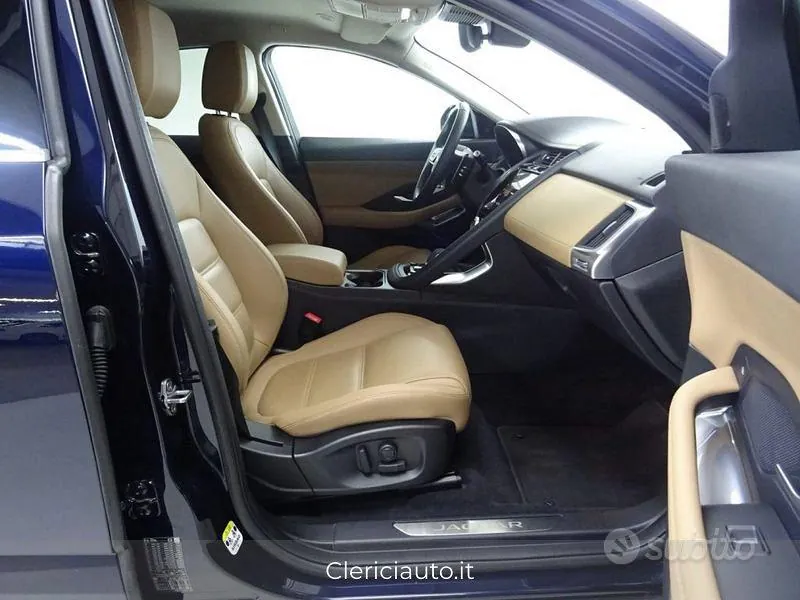 Jaguar E-Pace 2023 photo 3
