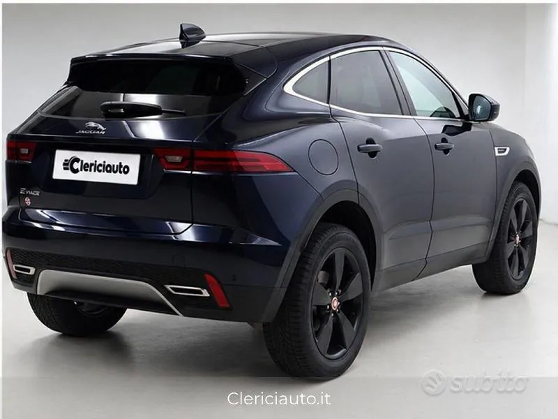 Jaguar E-Pace 2023 photo 2