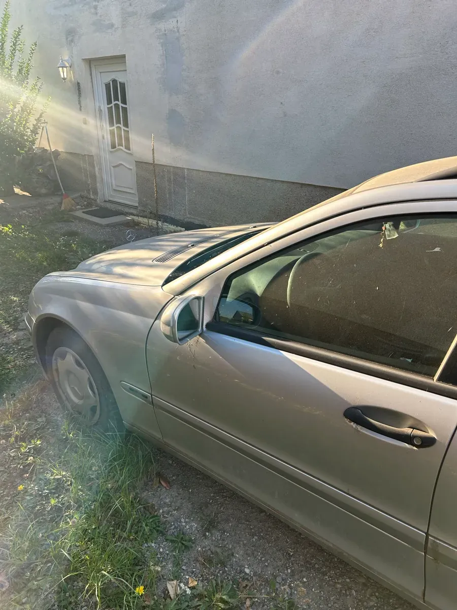 Mercedes-Benz C-Class 2009 photo 2