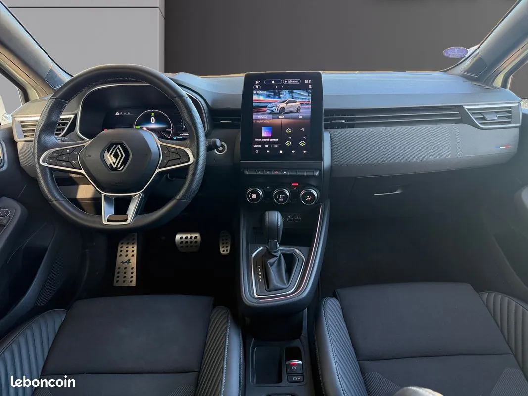 Renault Clio 2023 photo 2