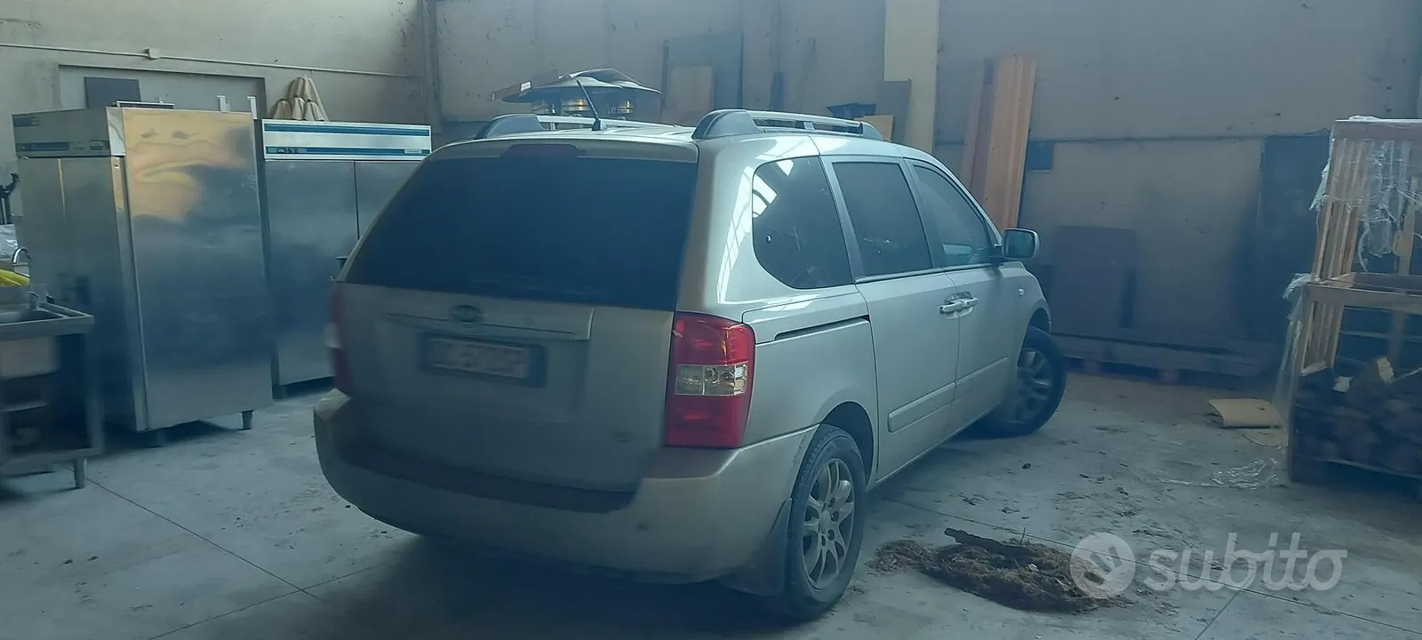 Kia Carnival 2006 photo 4