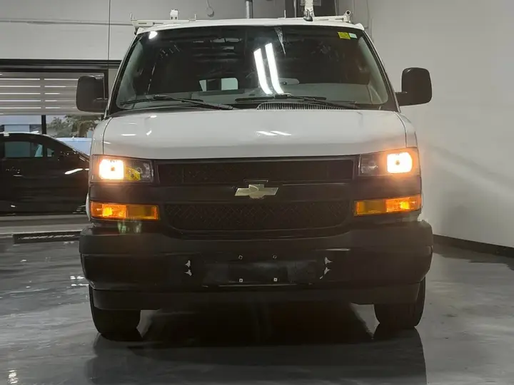 Chevrolet Express 2019 photo 2