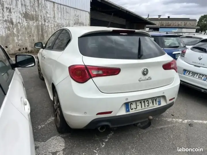 Alfa Romeo Giulietta 2012 photo 5