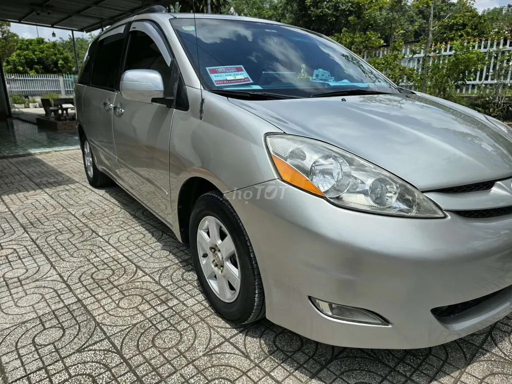 Toyota Sienna 2007 photo 2