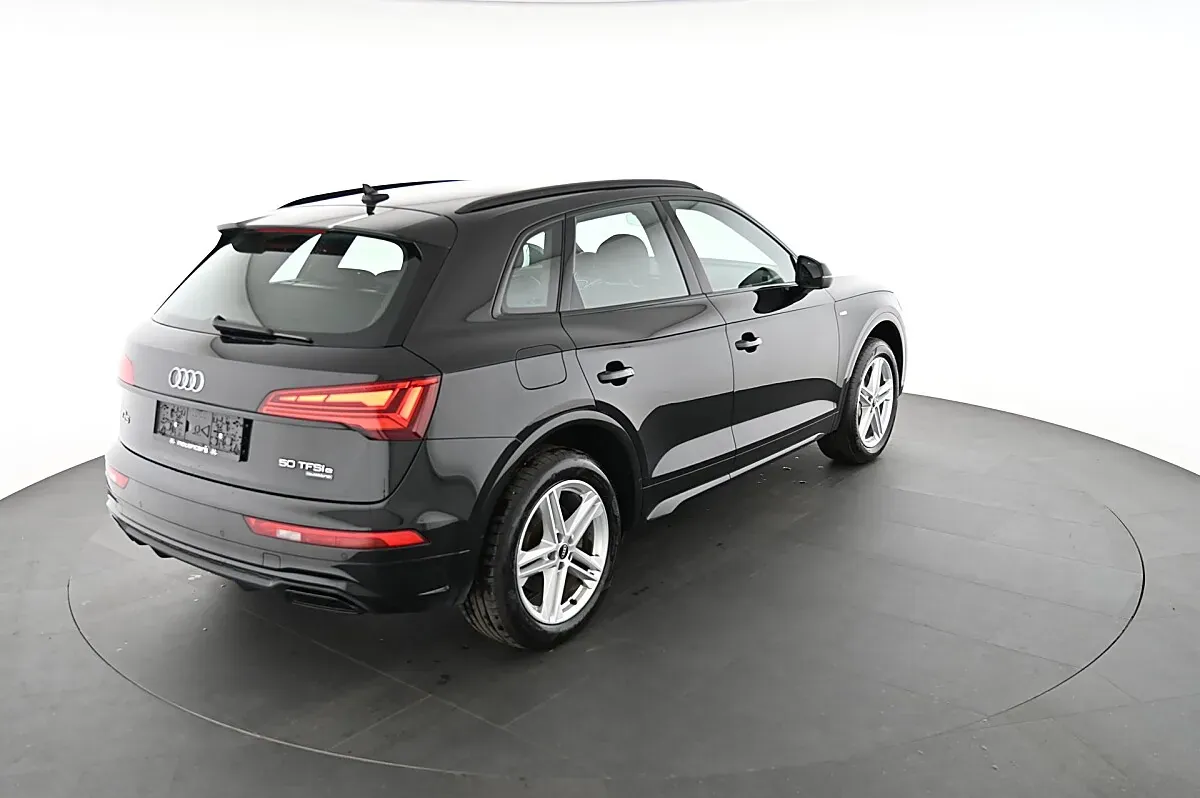 Audi Q5 2022 photo 2