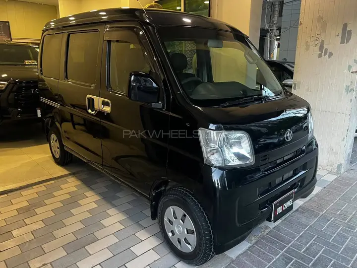Toyota Pixis Van