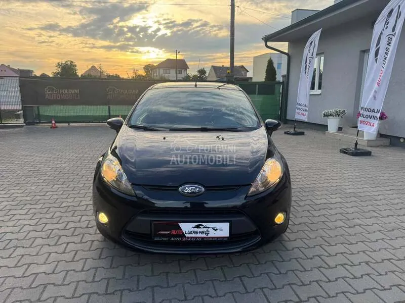 Ford Fiesta 2012 photo 2