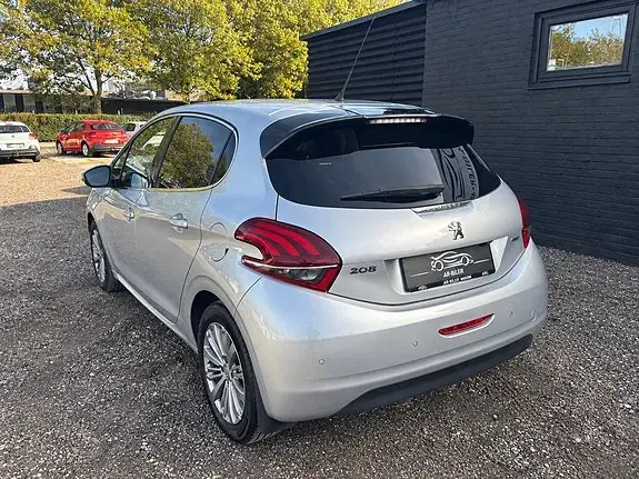 Peugeot 208 2016 photo 4